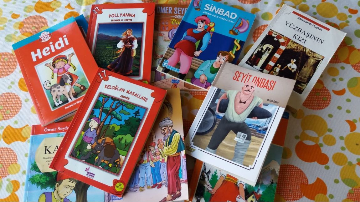 3/D Sınıfı velileri unutamadıkları kitapları çocuklarına hediye etti.